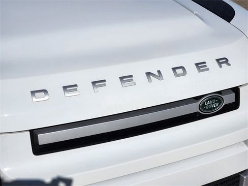 Used 2024 Land Rover Defender 110 S image 11