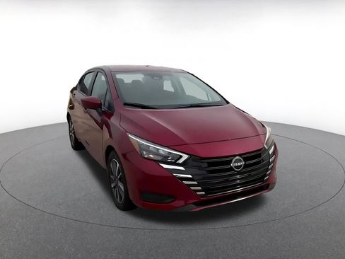 Used 2025 Nissan Versa SV FWD image 3