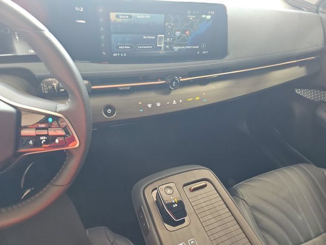 Used 2024 Nissan Ariya AWD image 8