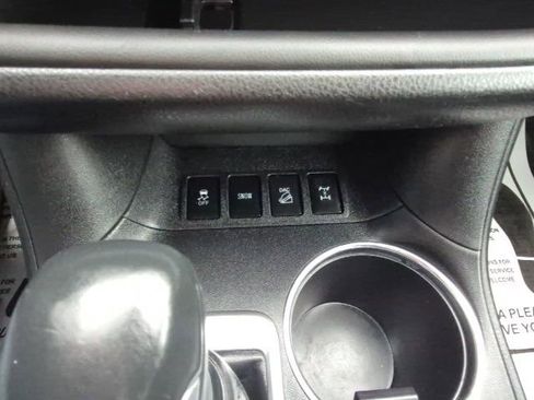 Used 2019 Toyota Highlander SE image 31
