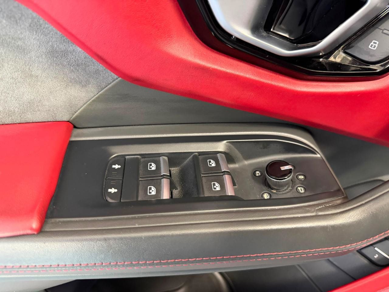 Used 2020 Lamborghini Urus AWD/4WD image 13