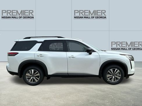 New 2026 Nissan Pathfinder SL AWD/4WD image 4