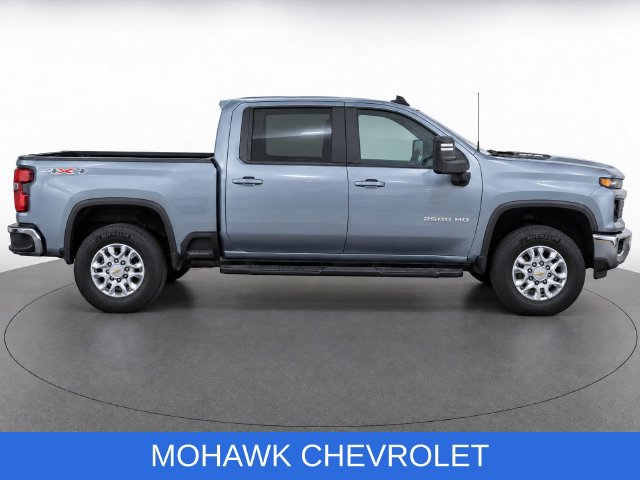 Used 2024 Chevrolet Silverado 3500 LT AWD/4WD image 10