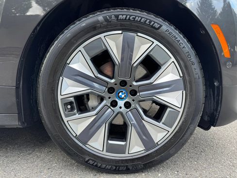 Used 2023 BMW iX xDrive50 w/ Premium Package AWD/4WD image 19