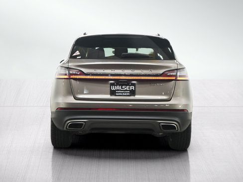 Used 2020 Lincoln Nautilus Premier AWD/4WD image 6