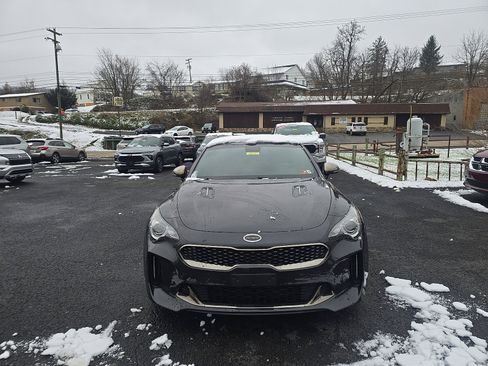 Used 2020 Kia Stinger GT-Line w/ Sun & Sound Package image 10