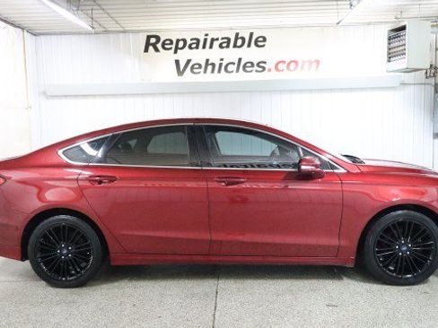 Used 2016 Ford Fusion SE w/ Equipment Group 202A FWD image 4