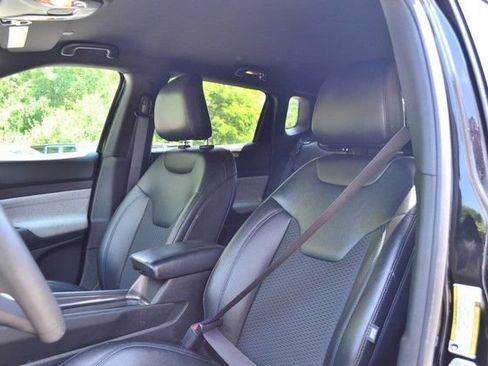 Used 2024 Jeep Compass Latitude AWD/4WD image 18