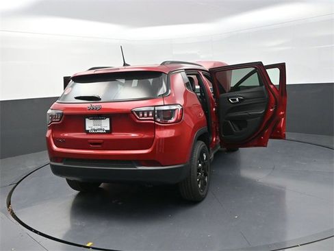 New 2026 Jeep Compass Latitude image 30