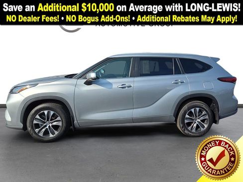 Used 2023 Toyota Highlander XLE image 2