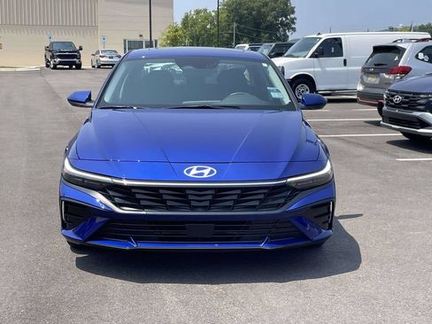 Certified 2025 Hyundai Elantra SEL FWD image 8