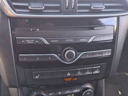 Used 2019 INFINITI QX30 w/ Cargo Package FWD image 25
