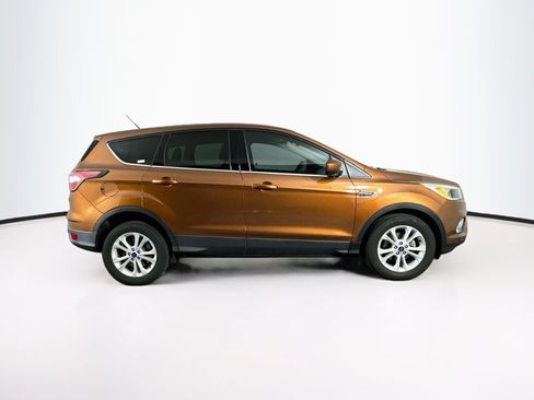 Used 2017 Ford Escape SE FWD image 10