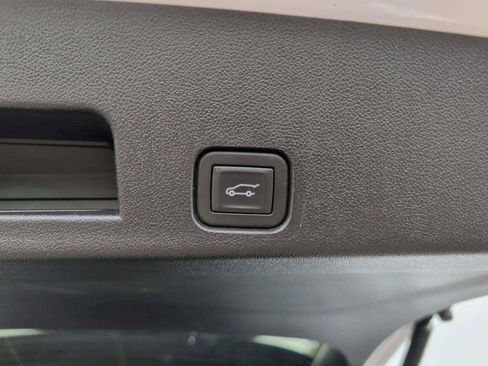Used 2025 GMC Acadia Elevation FWD image 22