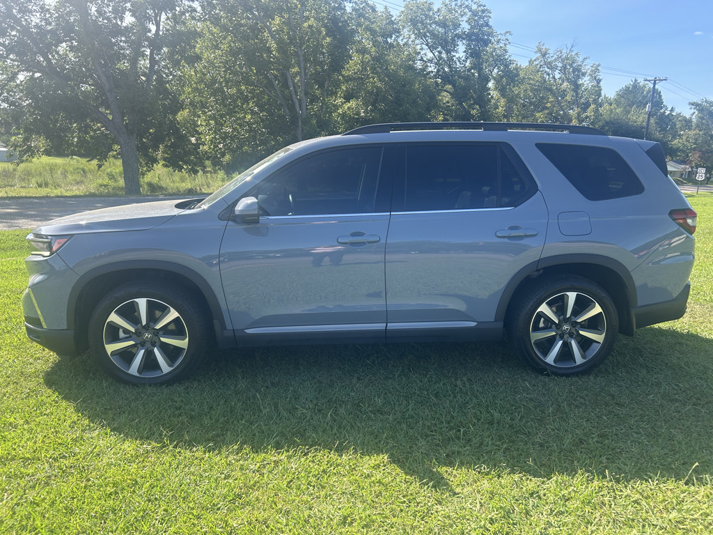 Used 2025 Honda Pilot Elite image 9