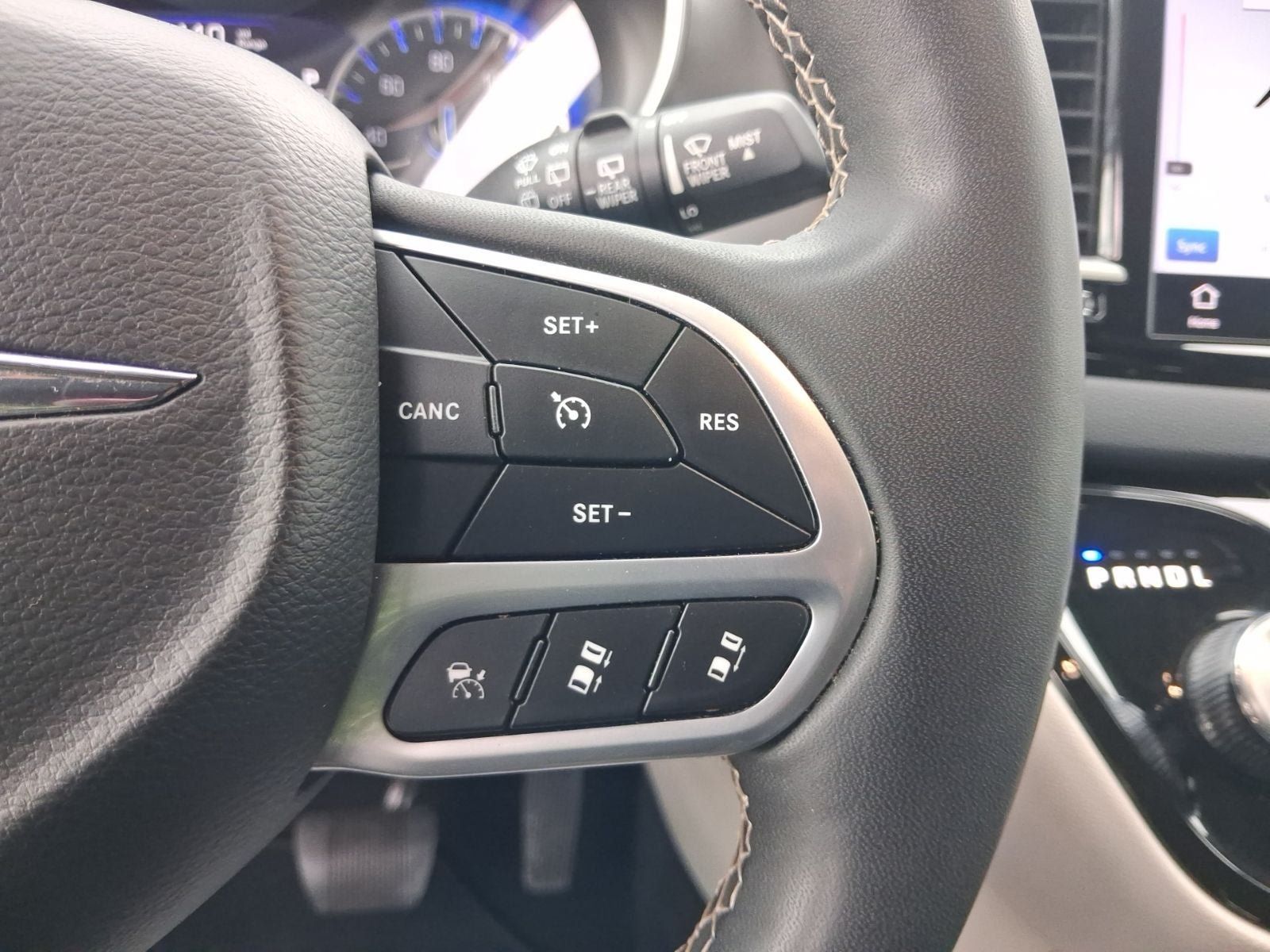 Used 2024 Chrysler Pacifica Touring-L FWD image 20