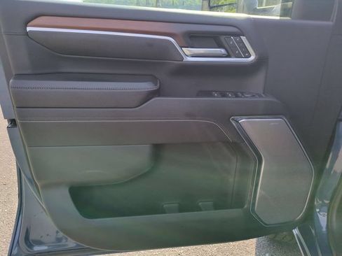 Used 2024 GMC Sierra 2500 Denali w/ Technology Package AWD/4WD image 12