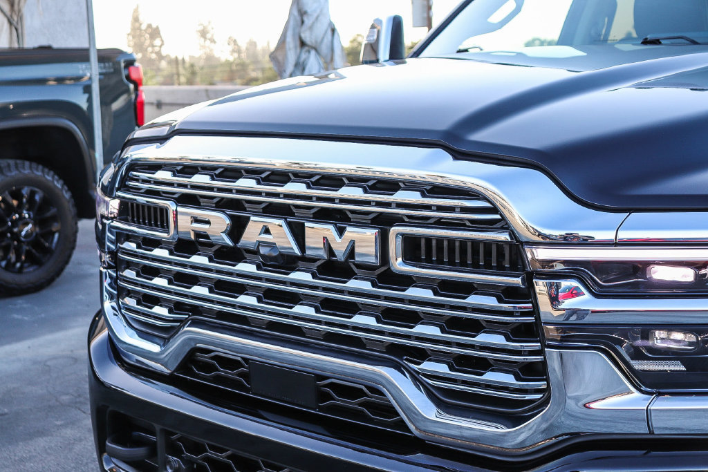 Used 2025 RAM 3500 Longhorn w/ Max Tow Package AWD/4WD image 6