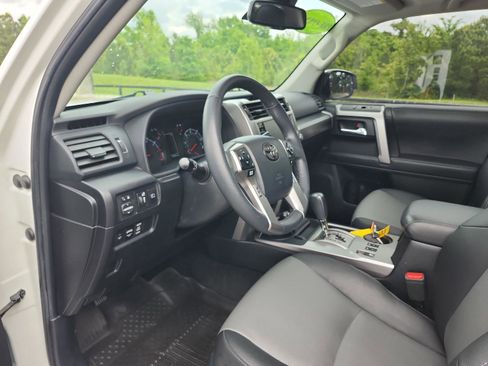 Used 2021 Toyota 4Runner SR5 Premium w/ Moonroof Package AWD/4WD image 14
