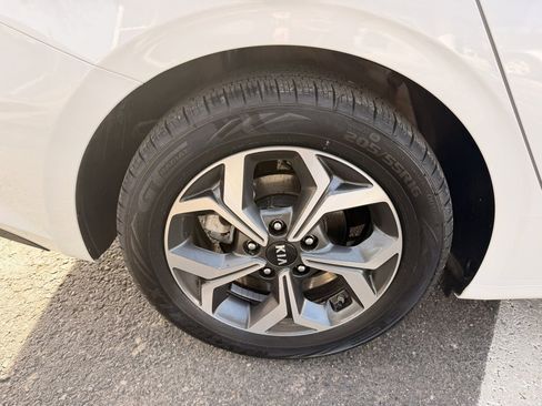 Certified 2021 Kia Forte LXS image 13