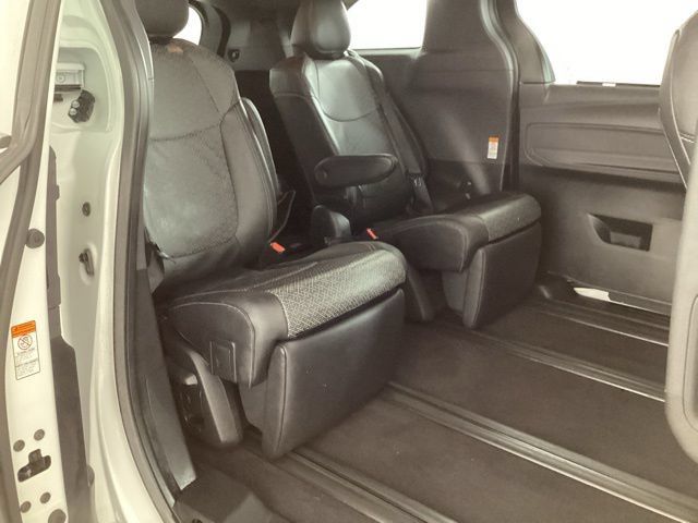 Used 2023 Toyota Sienna XSE AWD/4WD image 20
