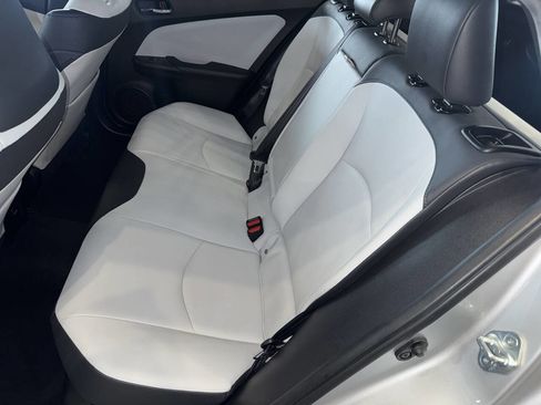 Used 2016 Toyota Prius Four w/ Advanced Technology Package FWD image 28