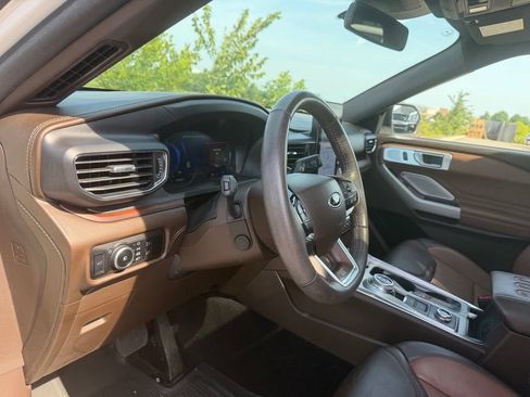 Used 2024 Ford Explorer King Ranch w/ Technology Package AWD/4WD image 15