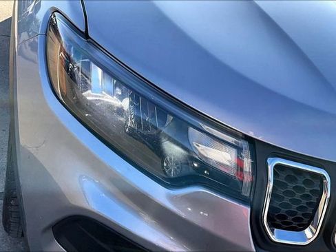 Used 2023 Jeep Compass Sport image 28