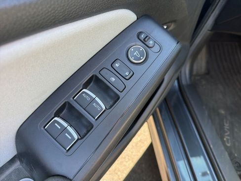 Used 2025 Honda Civic Sport image 22