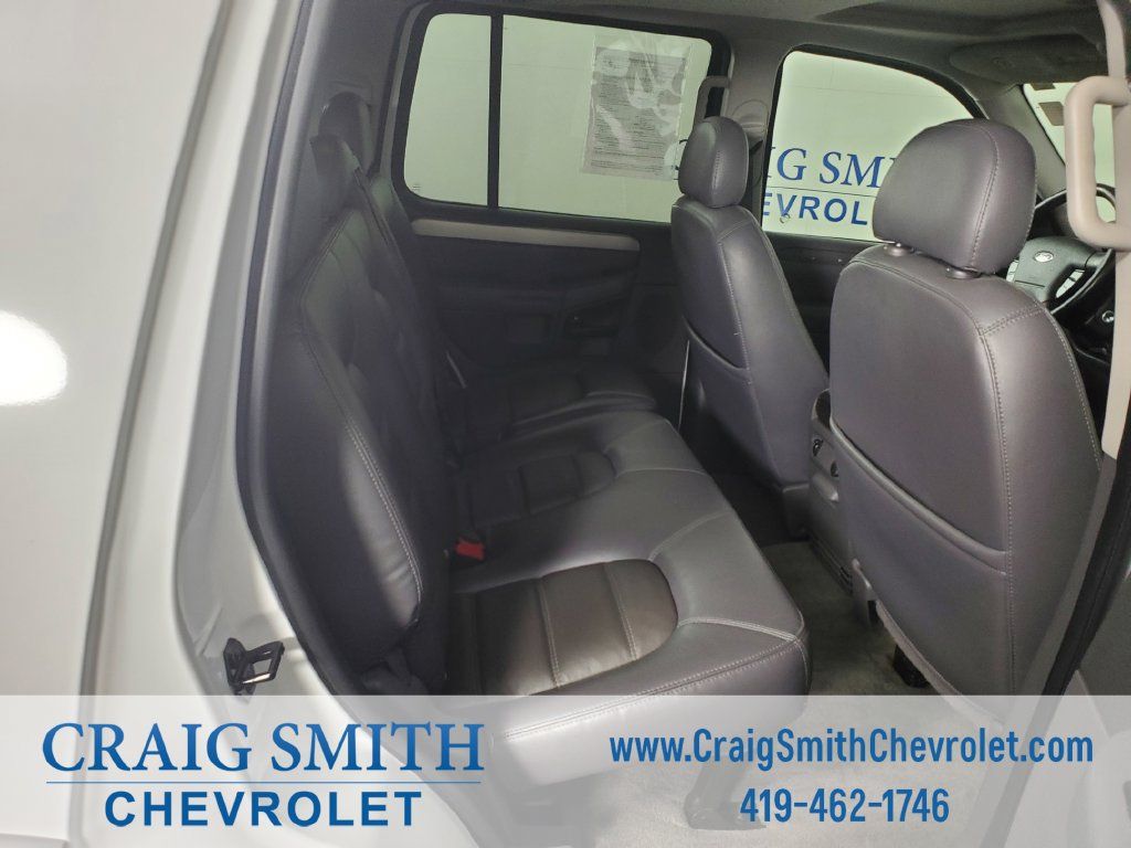 Used 2003 Ford Explorer XLT AWD/4WD image 14