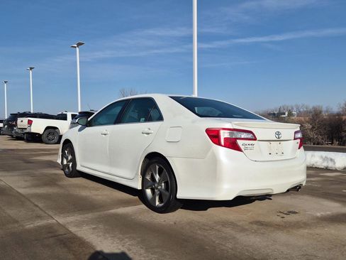 Used 2012 Toyota Camry SE image 9