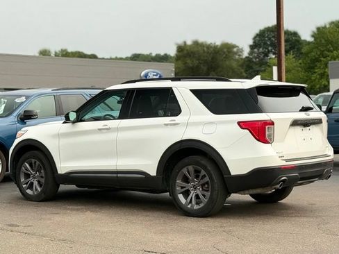 Certified 2023 Ford Explorer XLT w/ Equipment Group 202A AWD/4WD image 39