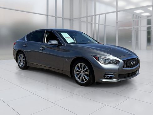 Used 2017 INFINITI Q50 3.0t Premium w/ Driver Assistance Package RWD image 8