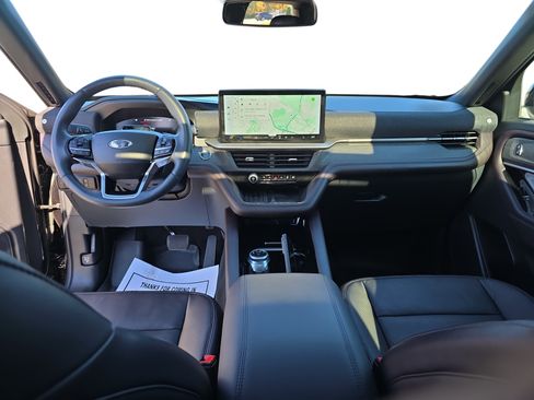 Used 2025 Ford Explorer Platinum w/ Ultimate Package image 9