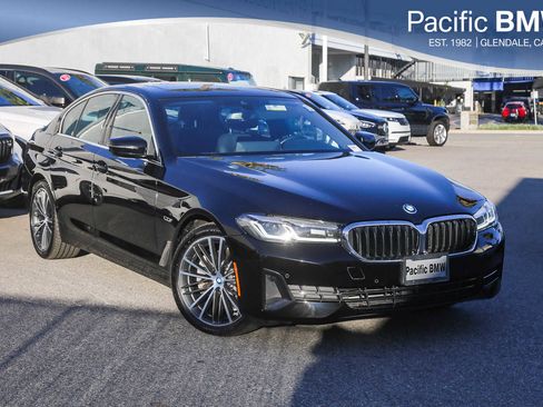 Certified 2023 BMW 530e w/ Convenience Package image 1