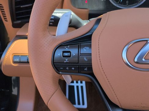Used 2023 Lexus LC 500 Convertible w/ Touring Package RWD image 19