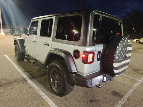 Used 2024 Jeep Wrangler Sport S image 4