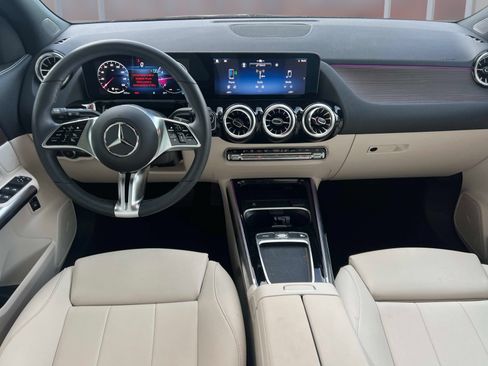 Used 2026 Mercedes-Benz GLA 250 4MATIC image 11