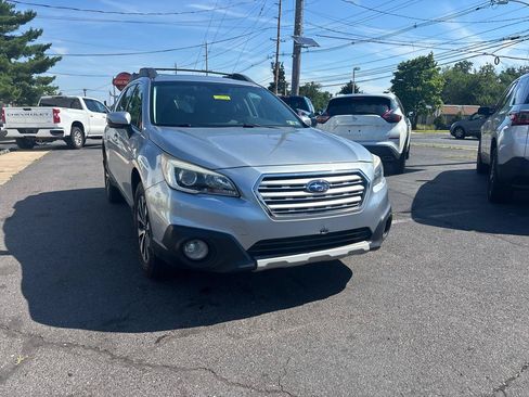 Used 2017 Subaru Outback 2.5i Limited AWD/4WD image 7