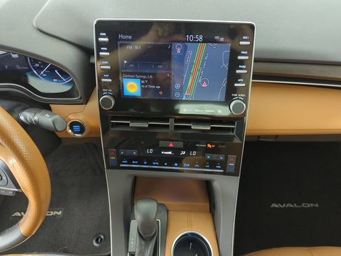 Used 2019 Toyota Avalon Limited FWD image 14