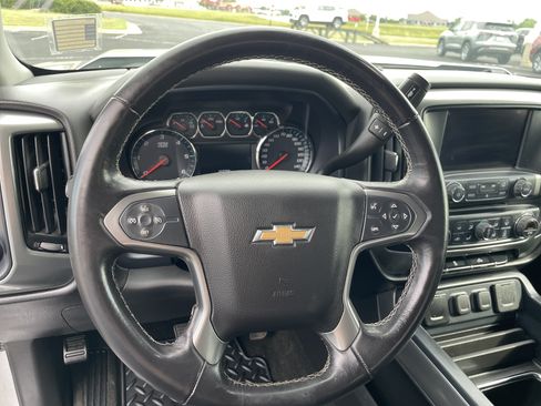 Used 2018 Chevrolet Silverado 1500 LT w/ All Star Edition AWD/4WD image 9
