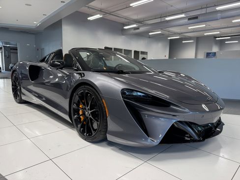 New 2026 McLaren Artura Spider image 9