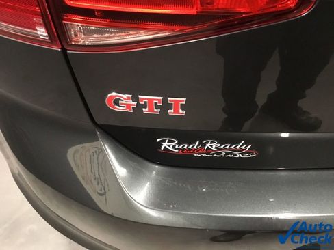 Used 2017 Volkswagen GTI SE image 14