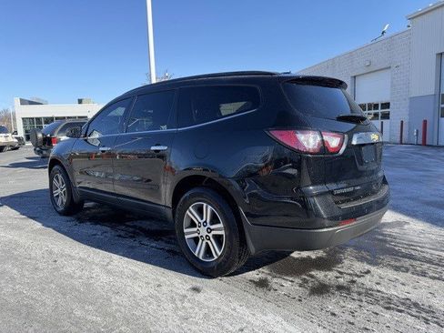 Used 2017 Chevrolet Traverse LT image 3