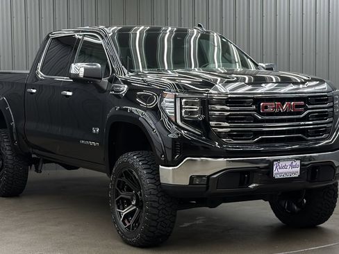 Used 2024 GMC Sierra 1500 SLT w/ SLT Premium Package AWD/4WD image 7