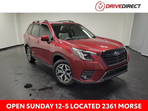 Used 2024 Subaru Forester Premium AWD/4WD image 1