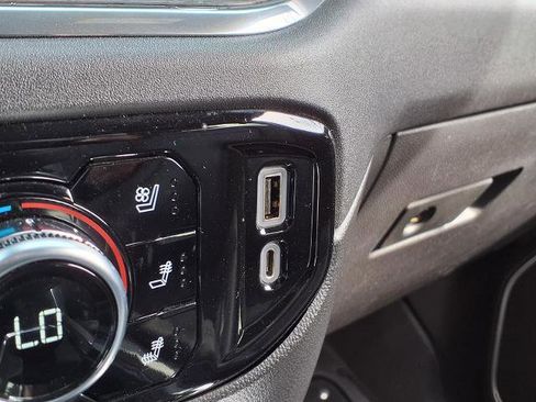 Used 2023 GMC Sierra 1500 SLT image 8