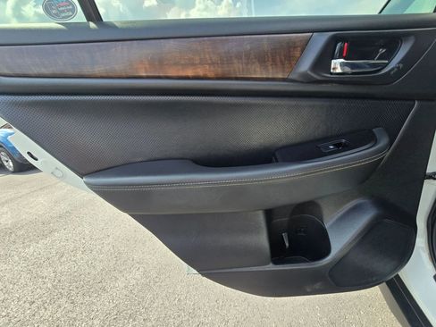 Used 2017 Subaru Outback 3.6R Limited image 19