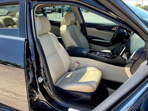 Used 2022 Nissan Maxima Platinum FWD image 7