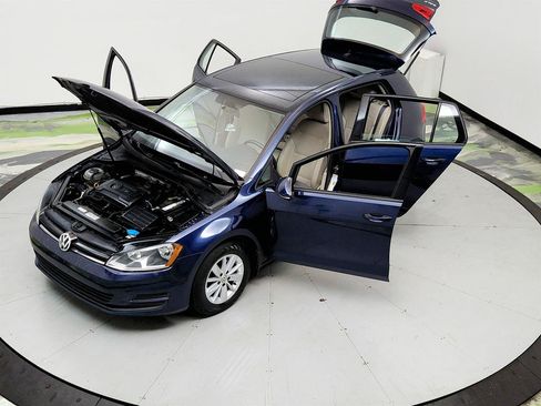 Used 2015 Volkswagen Golf S FWD image 32